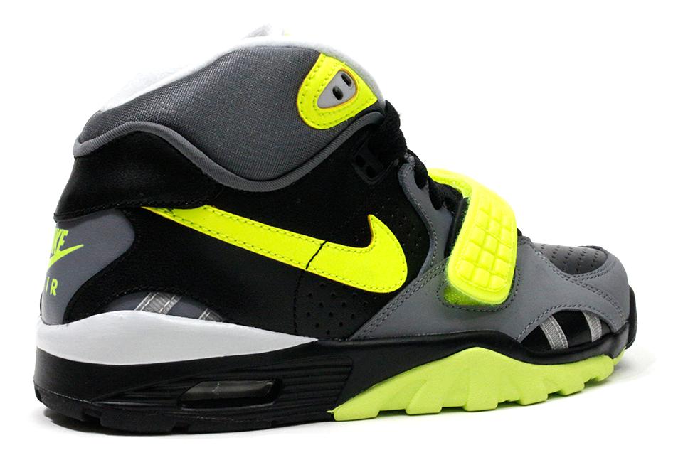 NIKE AIR TRAINER SC 2 Volt GS