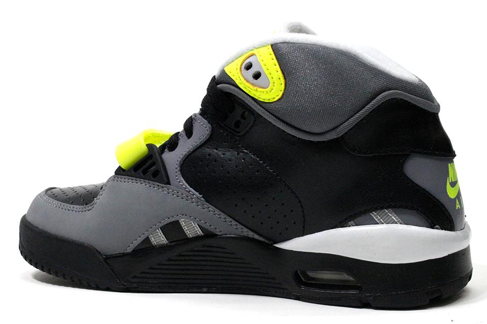 NIKE AIR TRAINER SC 2 Volt GS