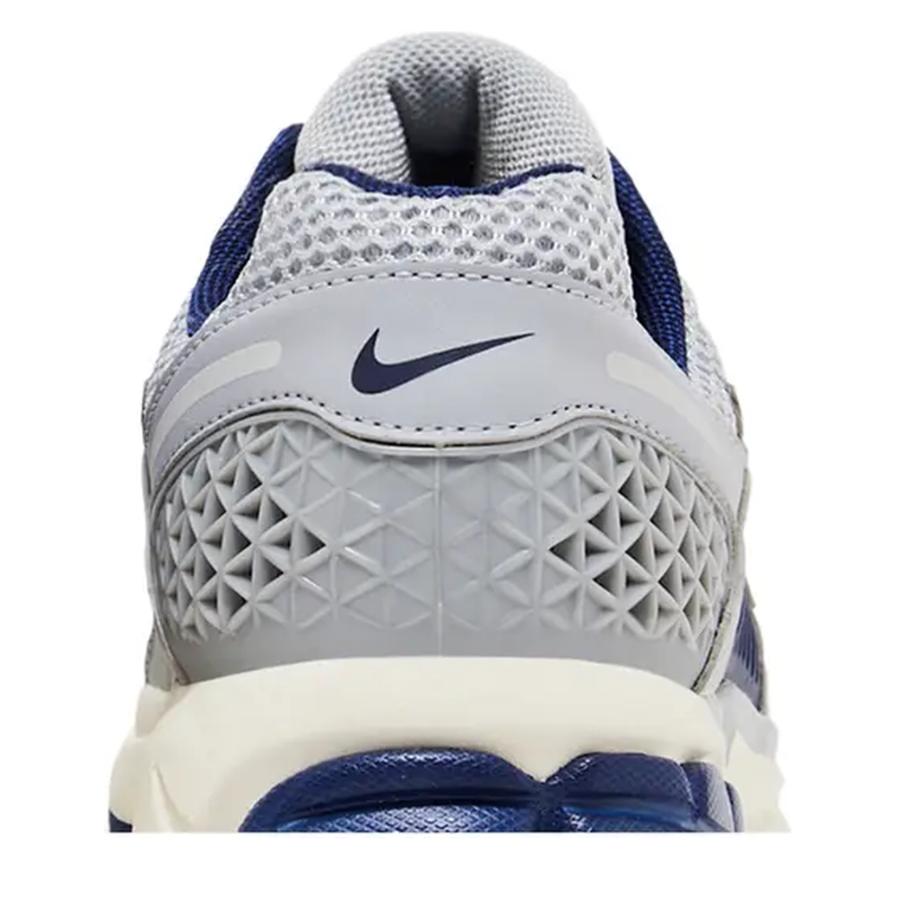 Nike Zoom Vomero 5 'Vast Grey' sneaker, alternate view 8