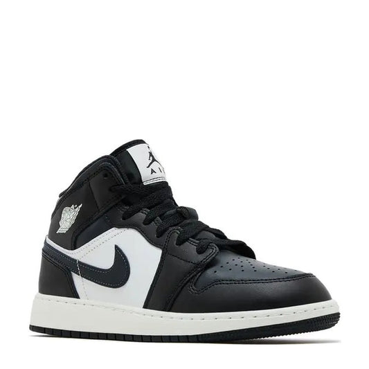Air Jordan 1 Mid (GS) 'Black White' - Angle 2