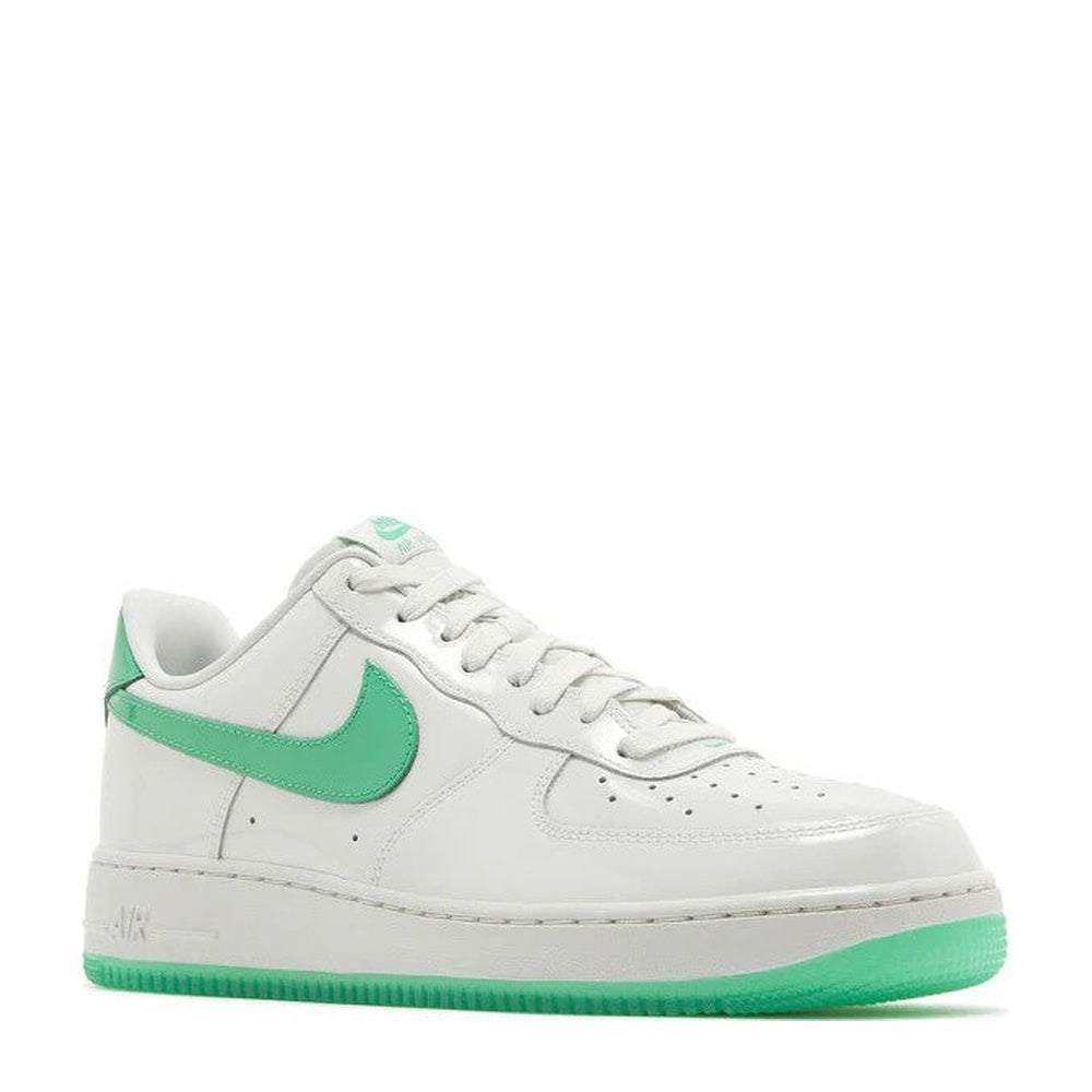 Nike Air Force 1 '07 Premium Platinum Tint Stadium Green - Angle 2