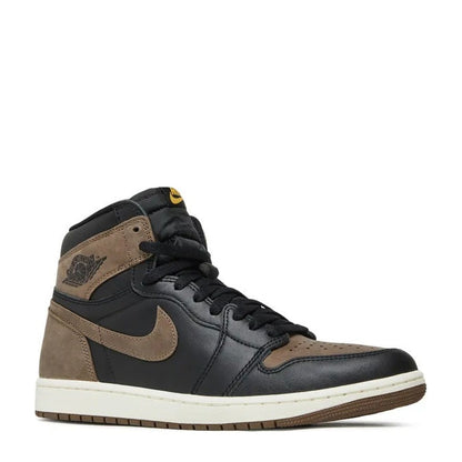 Air Jordan 1 Retro High OG 'Palomino' - Angle 2