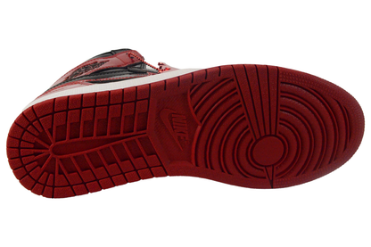 Air Jordan 1 Retro High OG 'Patent Bred' - Angle 4