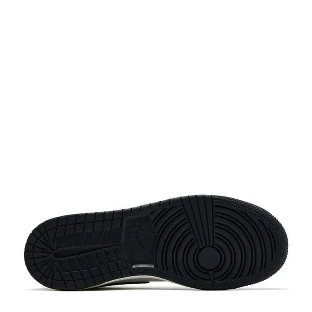 Air Jordan 1 Mid (GS) 'Black White' - Angle 4