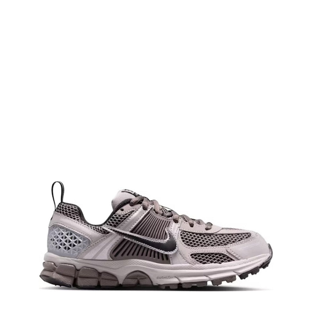 Nike Vomero 5 (GS) 'Grey/Black/Cave Stone' - Angle 1