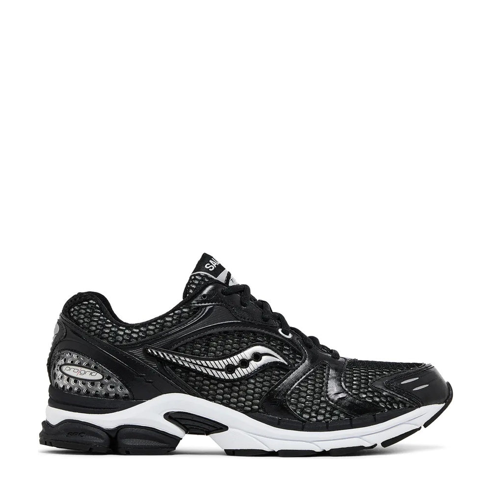 Saucony ProGrid Triumph 4 Black Noir Retro Running - Angle 1
