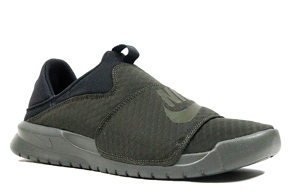 Nike benassi 2025 slp sneakers