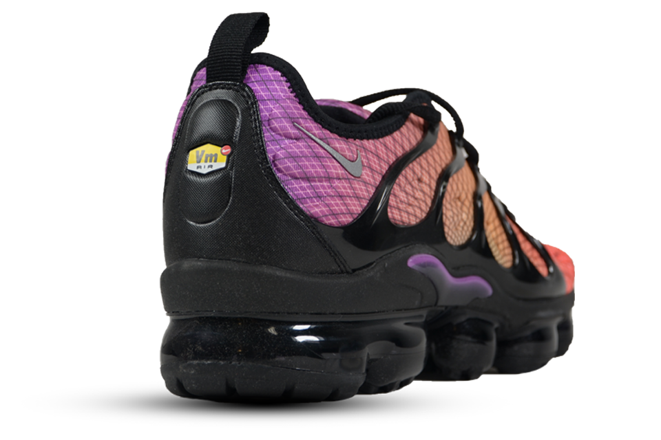 NIKE AIR VAPORMAX PLUS